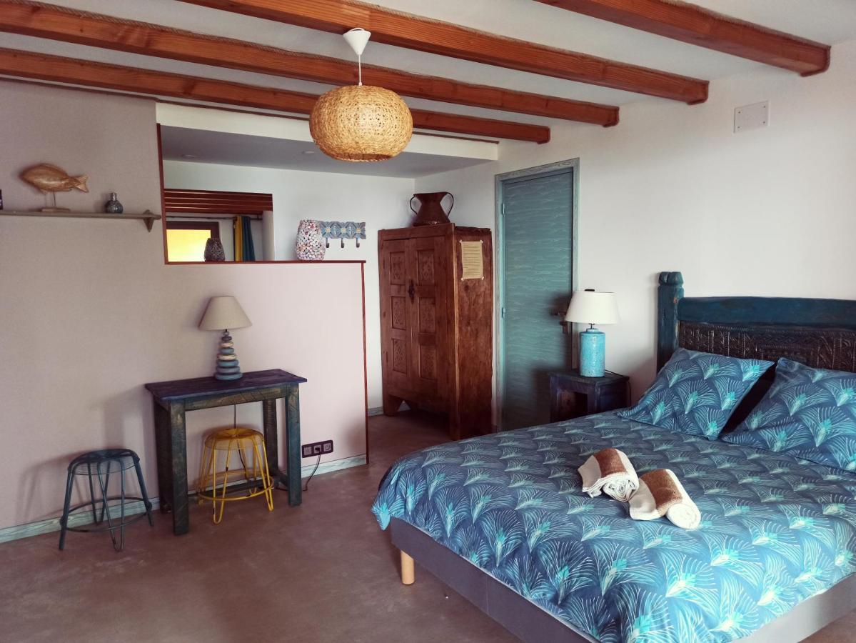 Ô Rêves Ailleurs Saint-Cyr-sur-Mer Exterior foto